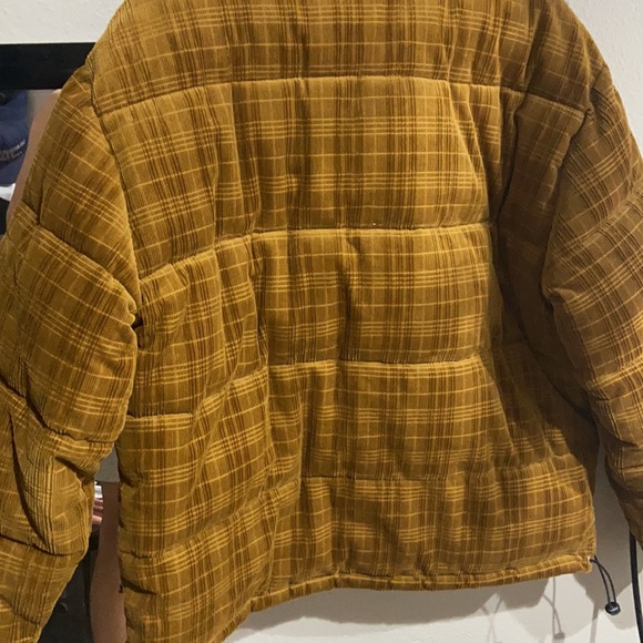 COPY - UrbanO Debossed Corduroy Cozy Brown Puffer Jacket - Picture 5 of 6